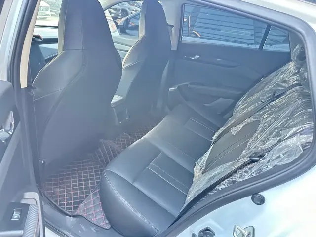 Dongfeng Yixuan — Фото автомобиля 6