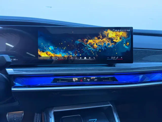 BMW i7 — Фото автомобиля 12
