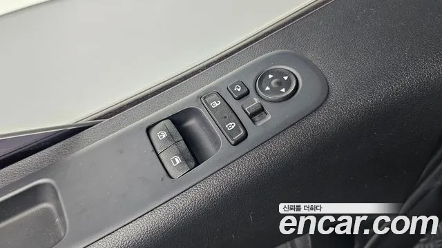 Hyundai Staria Staria 4WD Tourer 9 мест — Фото автомобиля 13