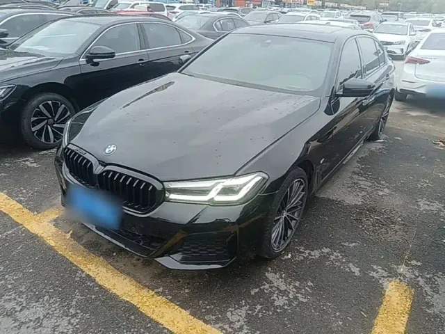 Фотография автомобиля — BMW 5 Series