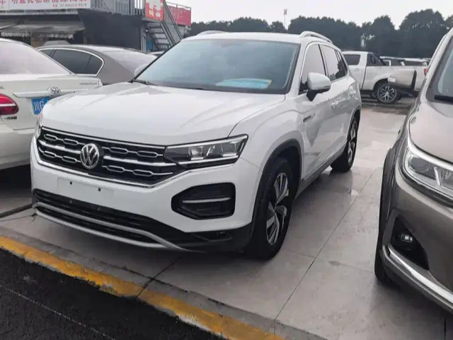 Фотография автомобиля — Volkswagen Tayron