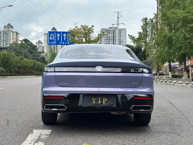 Changan Eado — Фото автомобиля 5