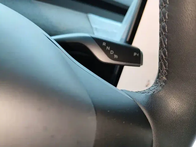 Tesla Model Y — Фото автомобиля 13