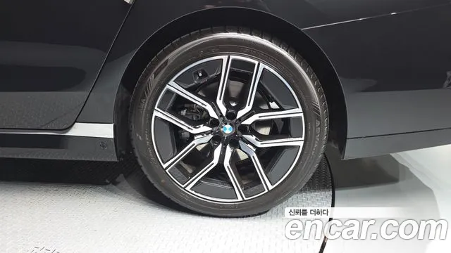 BMW 7 Series G70 — Фото автомобиля 6