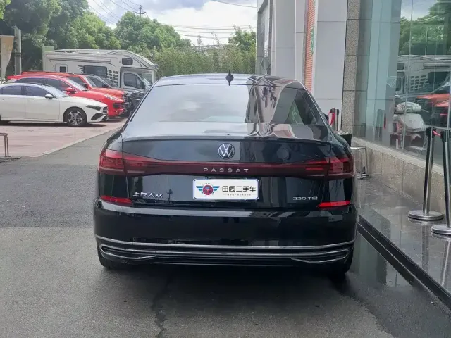 Volkswagen Passat — Фото автомобиля 5