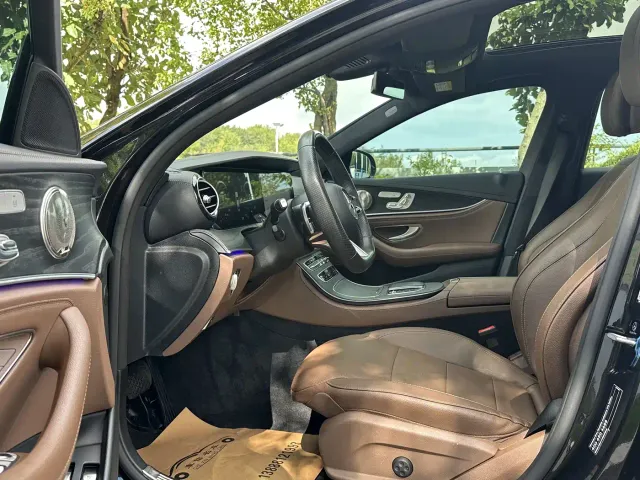 Mercedes-Benz E-Class — Фото автомобиля 4