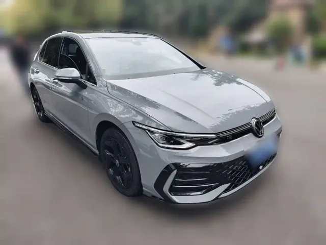 Volkswagen Golf — Фото автомобиля 3