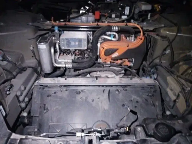 Tesla Model 3 — Фото автомобиля 16