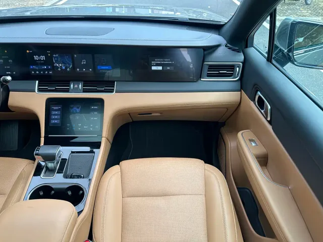 Li Auto ONE — Фото автомобиля 17