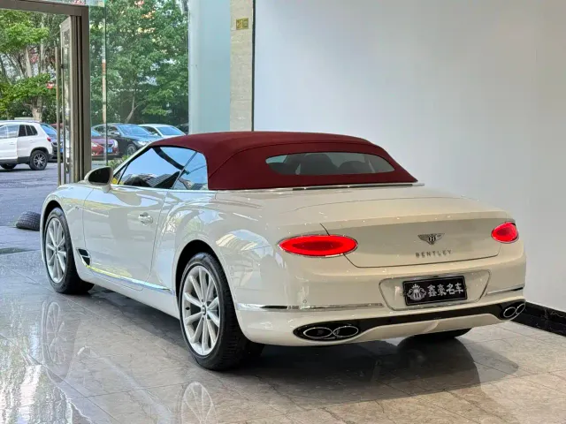 Bentley Continental — Фото автомобиля 22