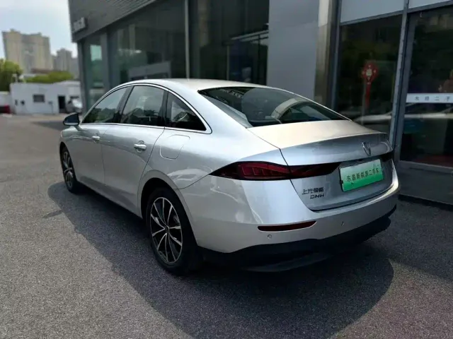 Roewe D7 — Фото автомобиля 4