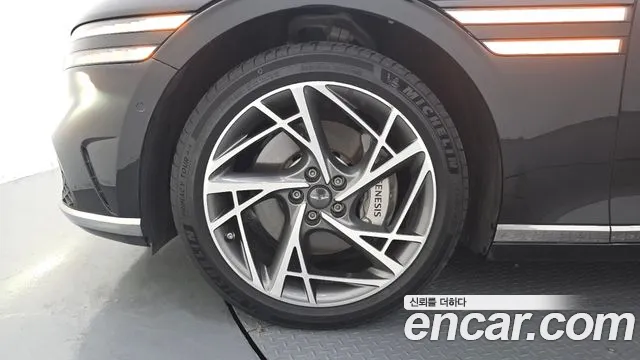 Genesis G90 Бензин 3.5 турбо AWD — Фото автомобиля 4