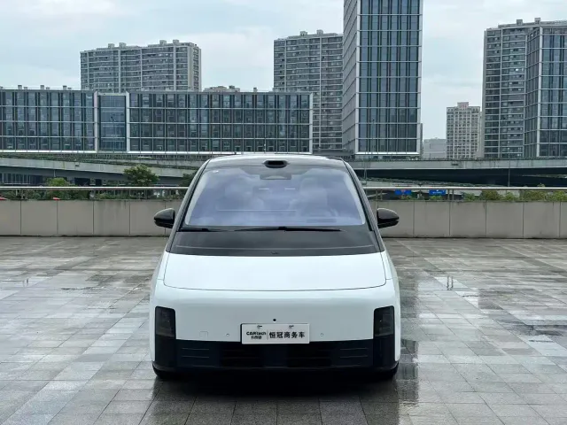 Li Auto MEGA — Фото автомобиля 2