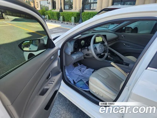Hyundai Avante CN7 — Фото автомобиля 10