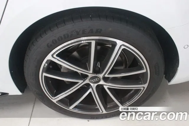 Audi A5 40 TFSI quattro S Line — Фото автомобиля 5