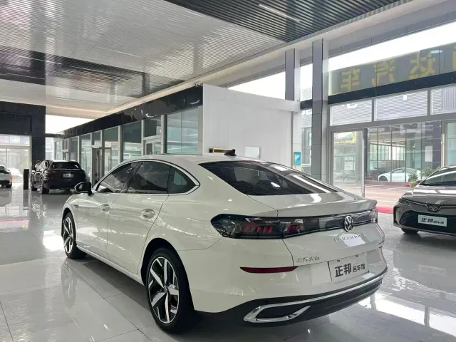 Volkswagen Lamando — Фото автомобиля 5