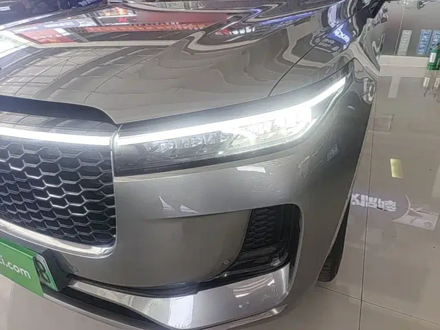 Li Auto ONE — Фото автомобиля 23