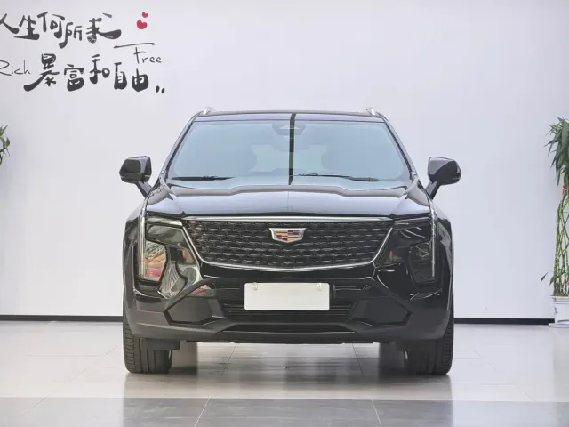 Cadillac XT4 — Фото автомобиля 2