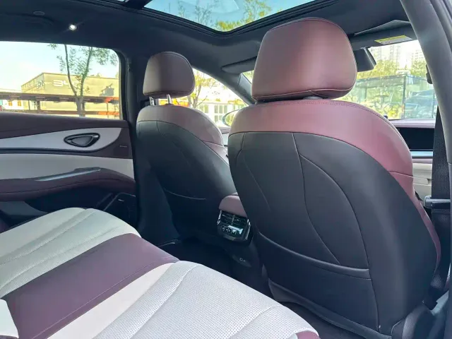 BYD Seal 07 DM-i — Фото автомобиля 17