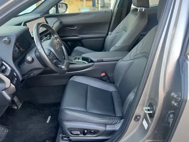 Lexus UX — Фото автомобиля 4