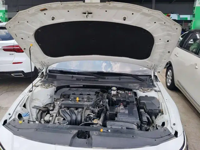 Hyundai Elantra — Фото автомобиля 19