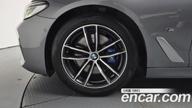 BMW 5 Series G30 — Фото автомобиля 5