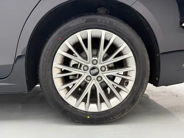 Bestune B70 — Фото автомобиля 9