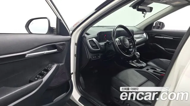 Kia Seltos — Фото автомобиля 10