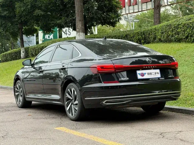 Volkswagen Passat — Фото автомобиля 4