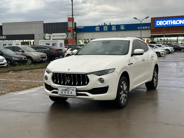 Фотография автомобиля — Maserati Levante