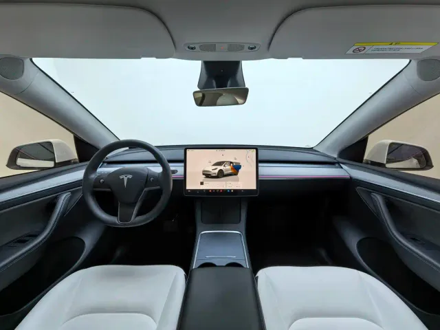 Tesla Model Y — Фото автомобиля 7