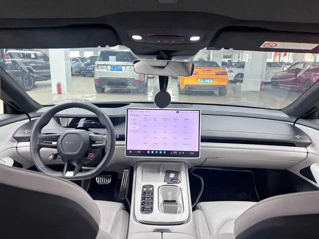 Xiaomi SU7 — Фото автомобиля 12