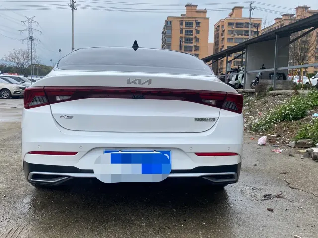 Kia K5 — Фото автомобиля 12