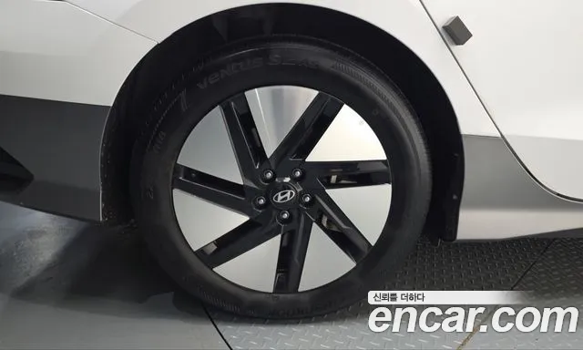 Hyundai Ioniq 6 — Фото автомобиля 5
