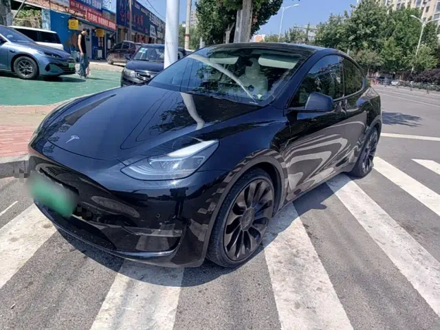 Фотография автомобиля — Tesla Model Y