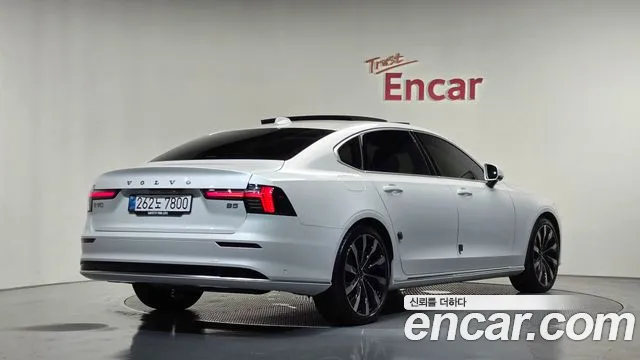 Volvo S90 — Фото автомобиля 2