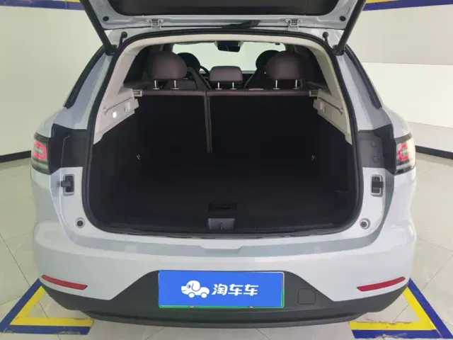 Leapmotor C11 — Фото автомобиля 4