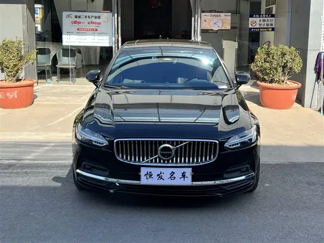 Volvo S90 — Фото автомобиля 4