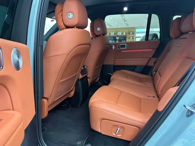 Li Auto L6 — Фото автомобиля 11