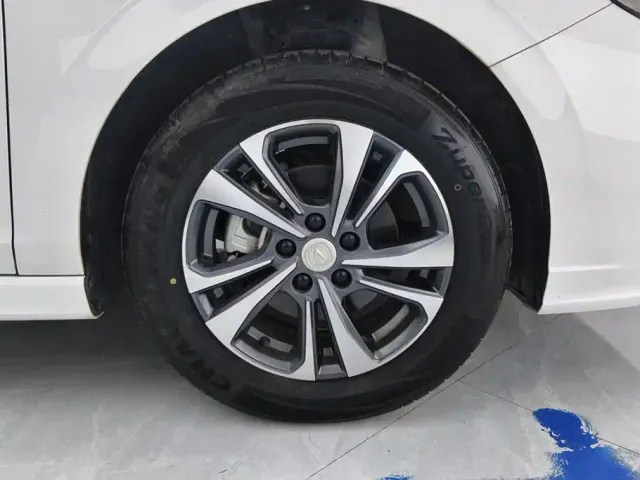 Changan Eado — Фото автомобиля 6