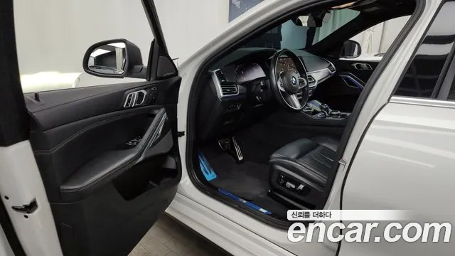 BMW X6 xDrive40i M Sport — Фото автомобиля 10