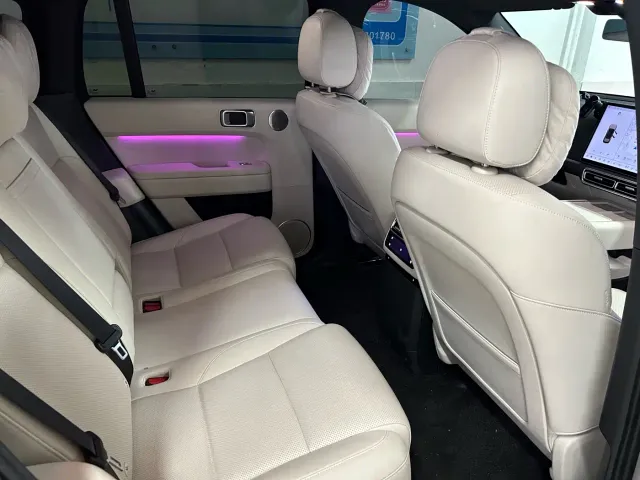 Li Auto L6 — Фото автомобиля 10