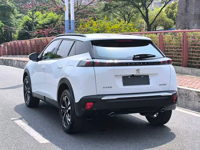 Peugeot 2008 — Фото автомобиля 7