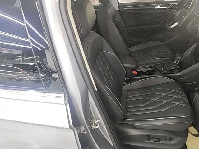 Volkswagen Tiguan L — Фото автомобиля 24