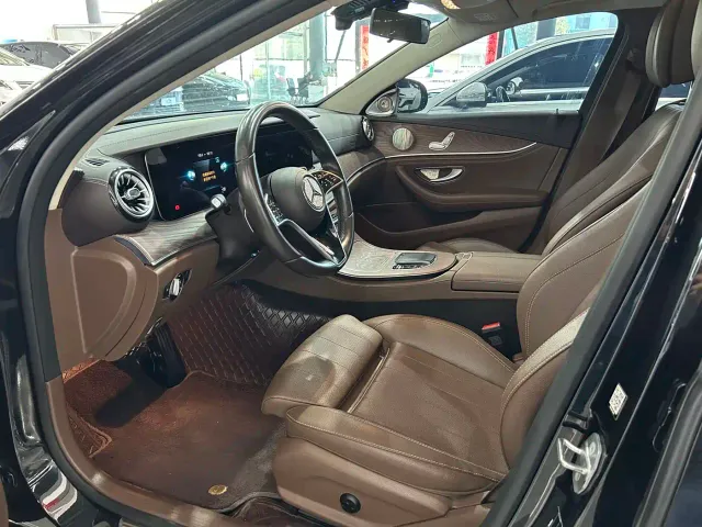 Mercedes-Benz E-Class — Фото автомобиля 7