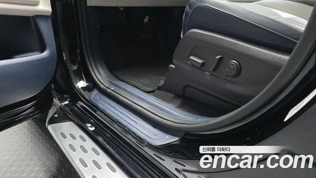 Kia Carnival Generation 4 — Фото автомобиля 25