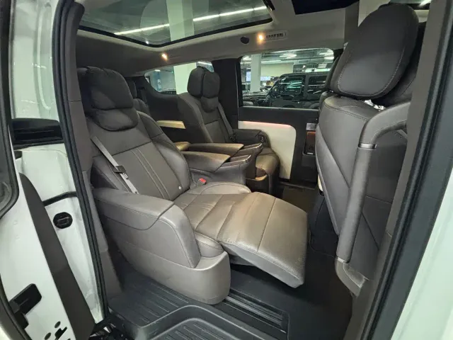 Li Auto MEGA — Фото автомобиля 22