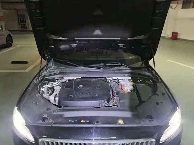 Volvo S90 — Фото автомобиля 3