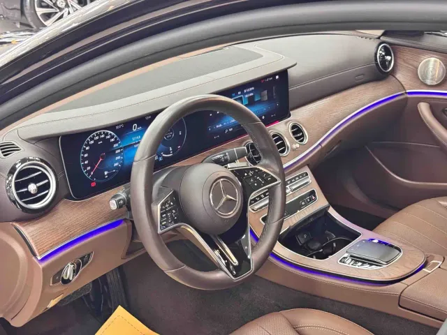 Mercedes-Benz E-Class — Фото автомобиля 13
