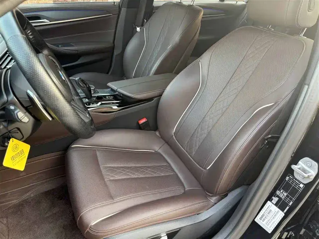 BMW 5 Series — Фото автомобиля 11